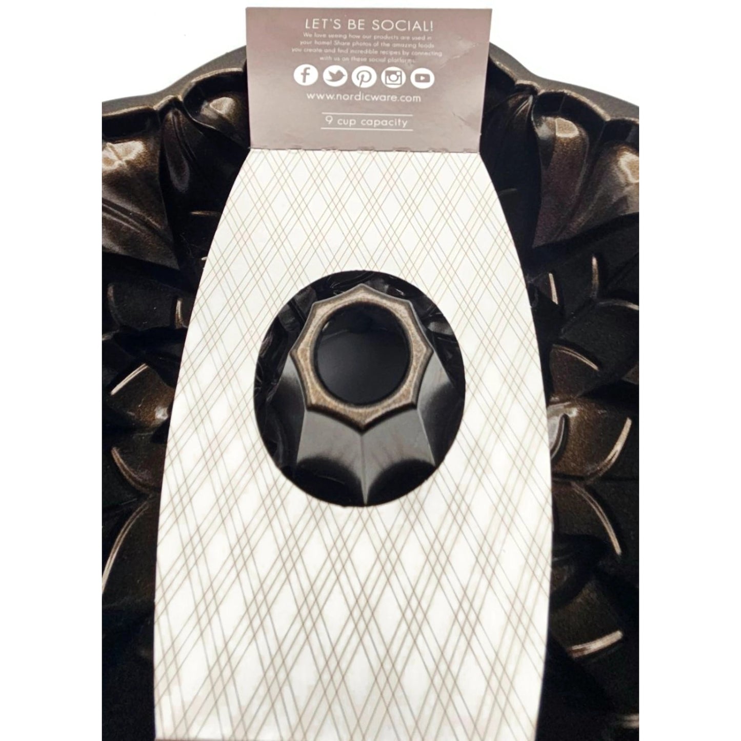 Bundt Harvest Leaves Cake Pan Non Stick 9 Cup Heavy Cast Aluminum Nordic Ware