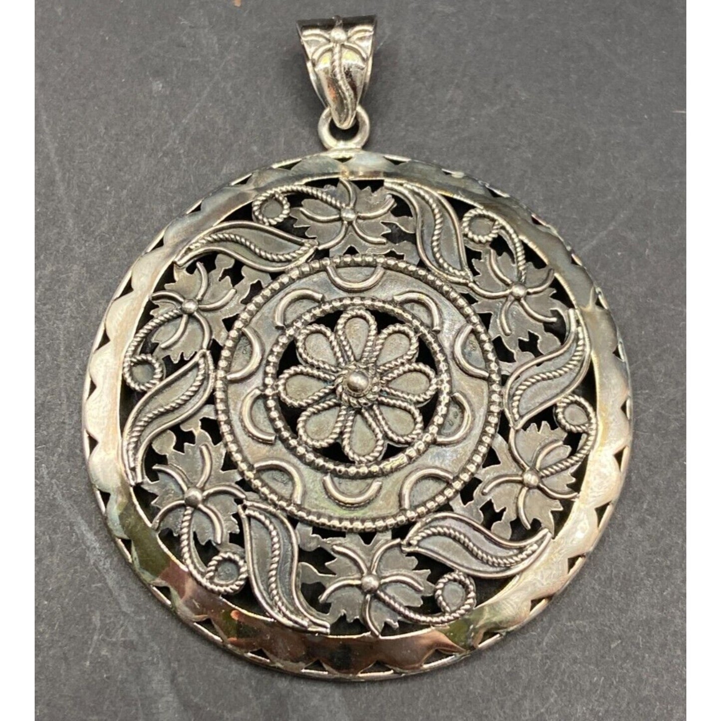 Doug Paulus Silver Floral Filigree Round Medallion Pendant 925 Sterling Silver