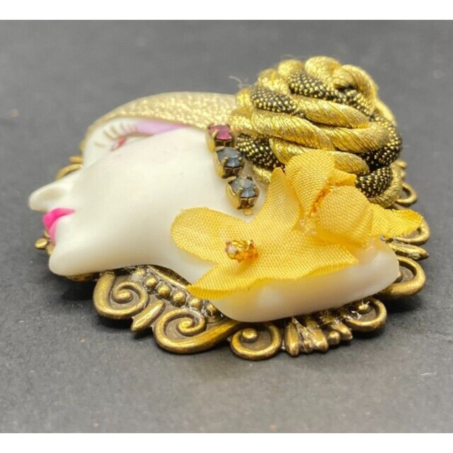 Vintage Porcelain Lady Cameo Brooch Rhinestones Gold Tone Metal Filigree