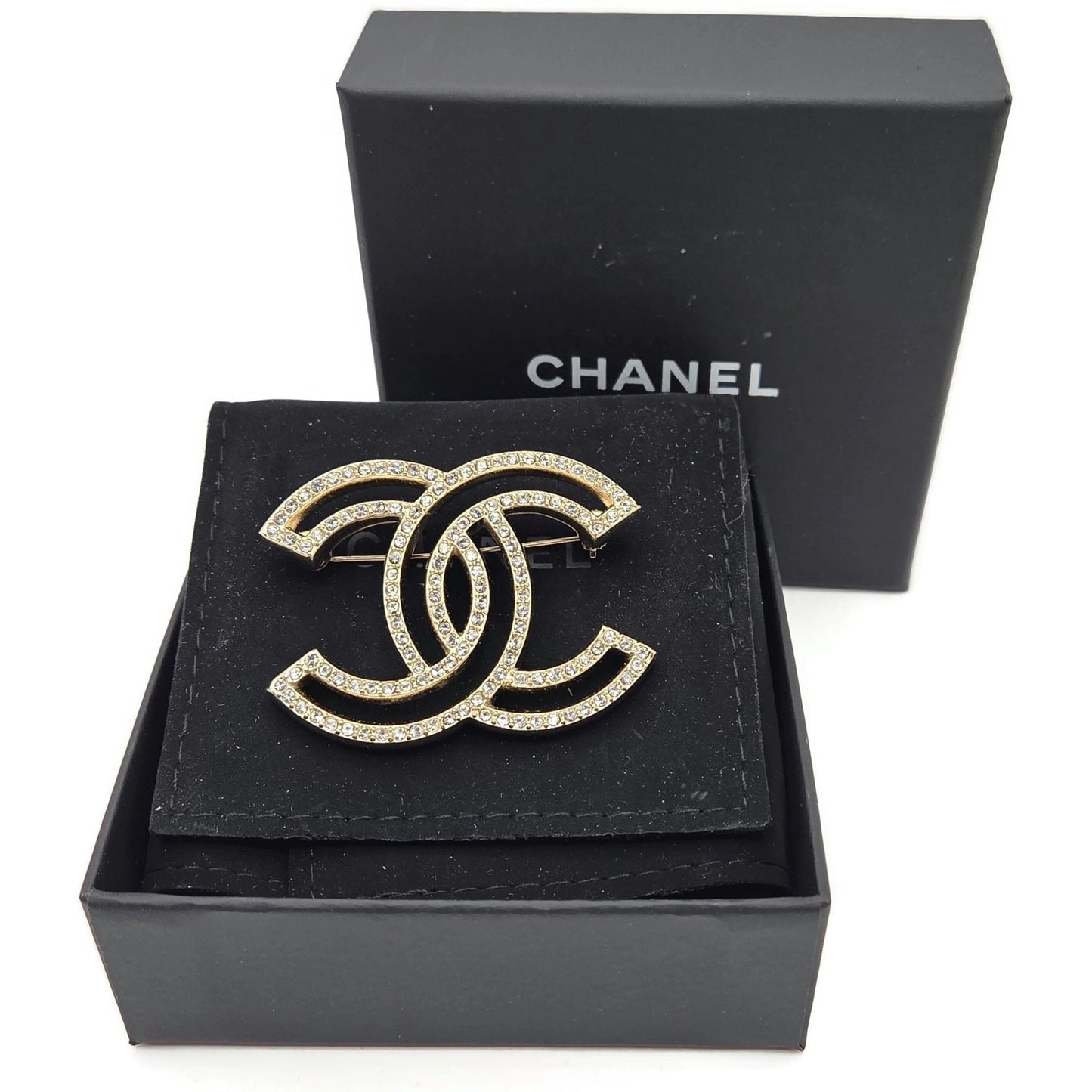 Chanel CC Logo Shaped Brooch Pin Rhinstone Crystal Details Jewelry Silver Tone
