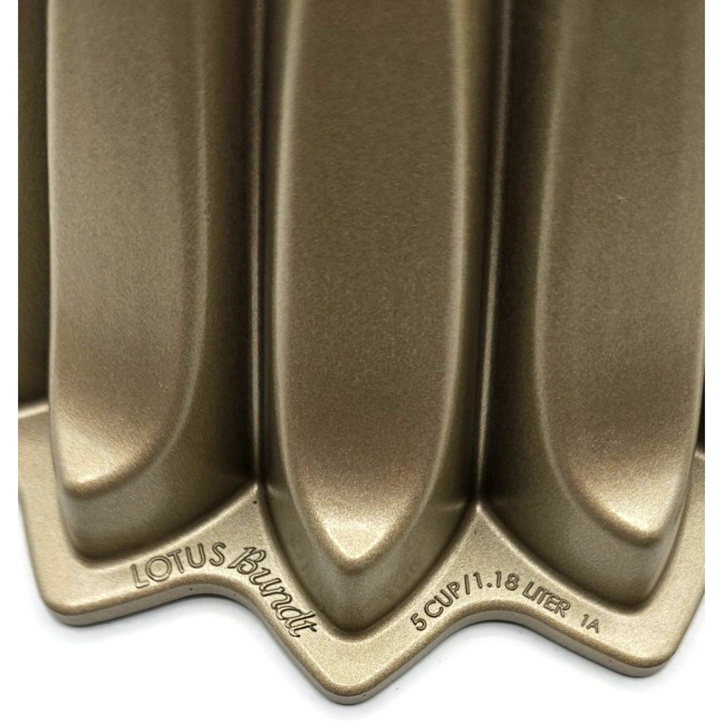 Lotus Bundt Cake Mold Pan Dessert 5 Cups Non Stick Williams Sonoma Nordic Ware