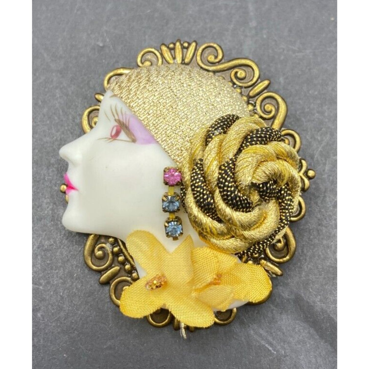Vintage Porcelain Lady Cameo Brooch Rhinestones Gold Tone Metal Filigree