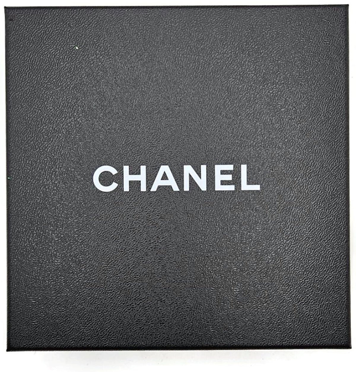 Chanel CC Logo B12A Coco Mademoiselle Figurine Charm Pendant Necklace Gold Pearl11