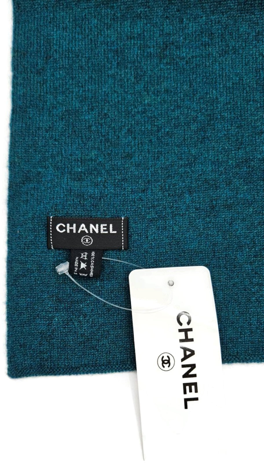 CHANEL 13A Coco Mark Shield Green Cashmere Scarf Wrap Stole NWT Made In Italy8