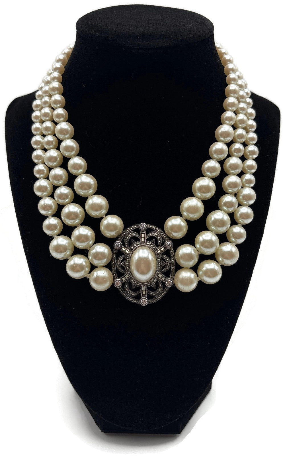 925 Marked 3 Strand Cream Pearl-Look Choker Necklace Oval Centerpiece 16in0