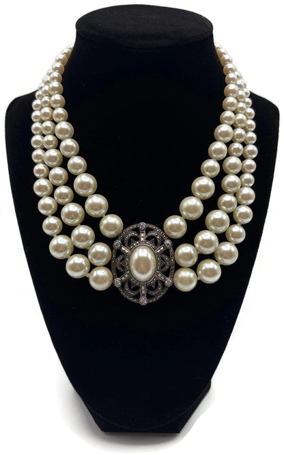 925 Marked 3 Strand Cream Pearl-Look Choker Necklace Oval Centerpiece 16in0