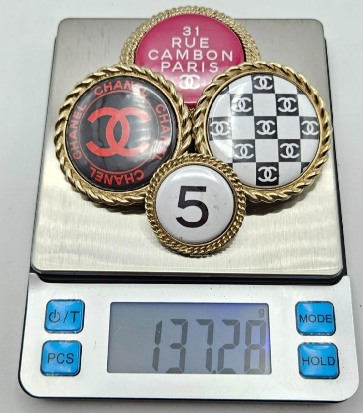 Chanel 4 Charm Cluster Brooch Pin 31 Rue Cambon No 5 Printemps Gold Enamel 23P12