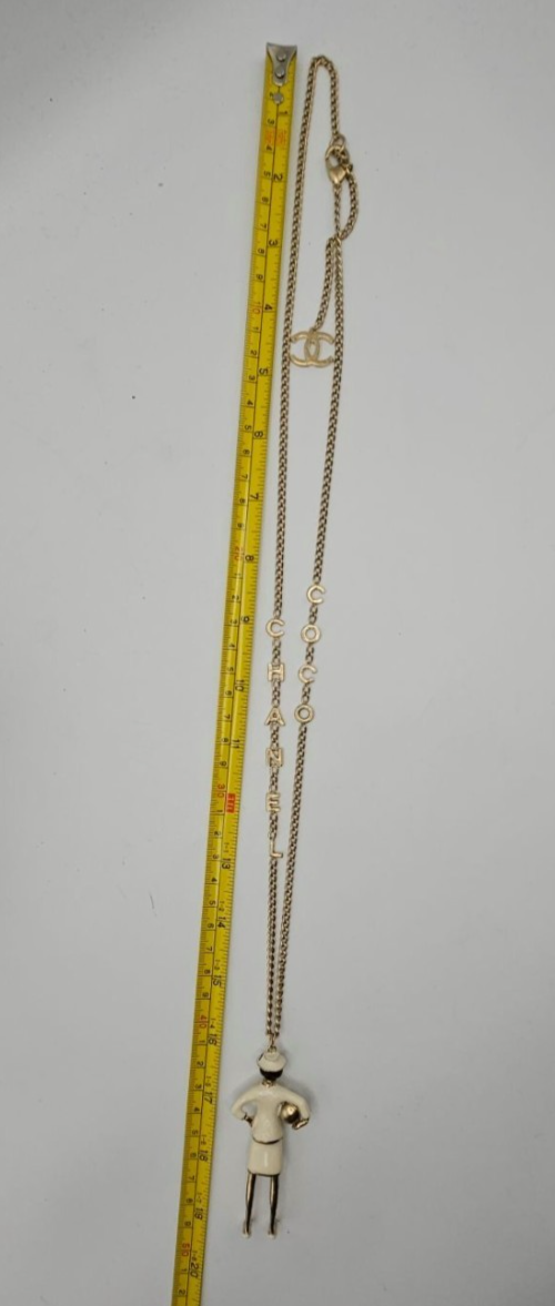 Chanel CC Logo B12A Coco Mademoiselle Figurine Charm Pendant Necklace Gold Pearl9