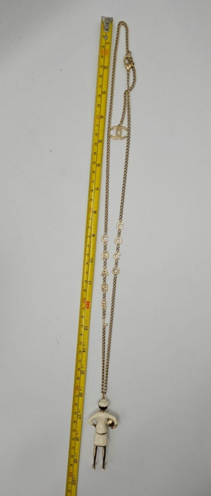 Chanel CC Logo B12A Coco Mademoiselle Figurine Charm Pendant Necklace Gold Pearl9