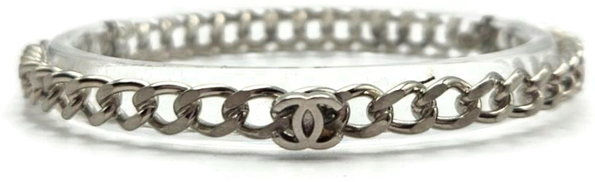 CHANEL Clear Acrylic Silver Chain Bangle Bracelet Set of 3 CC Logo Made in Italy4