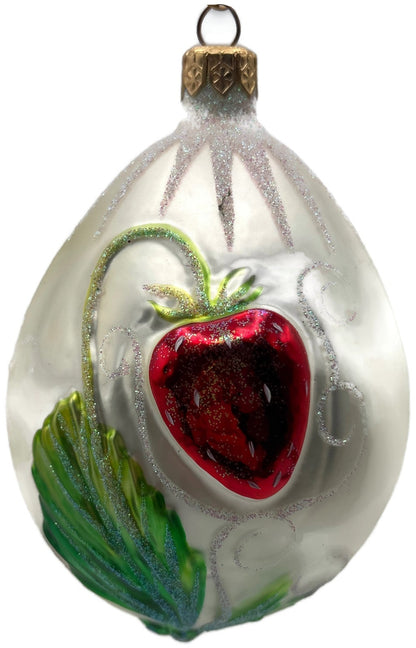 Patricia Breen 1998 Strawberry Egg Matte Pearl Neiman Marcus Easter Ornament4