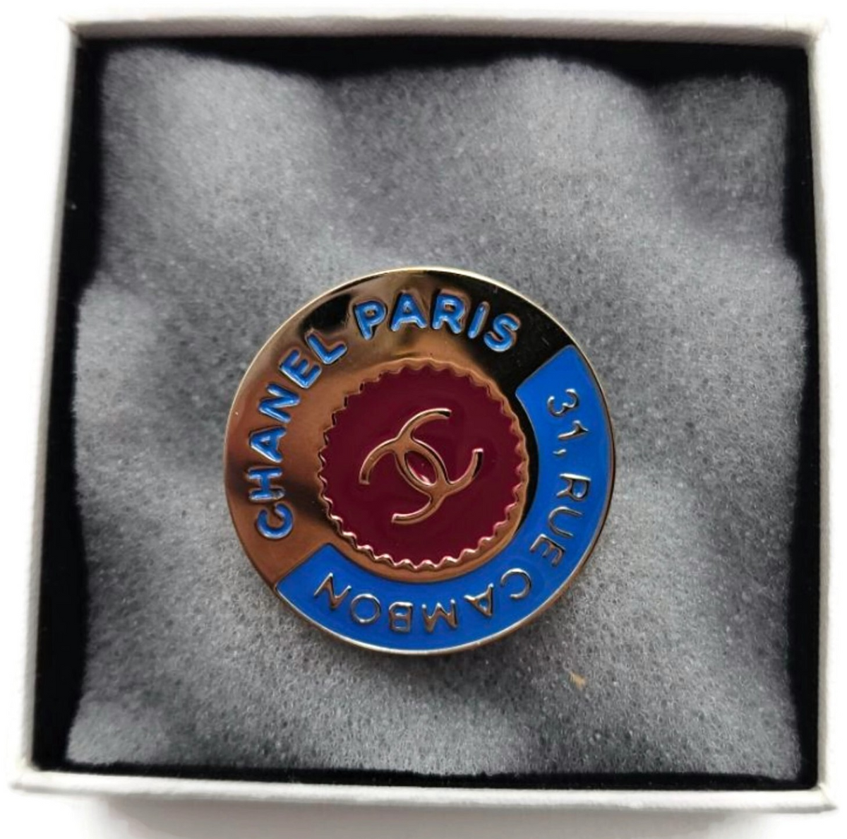 CHANEL 31 Rue Cambon Paris CC Enamel Brooch Pin Blue Red Gold B17 C8