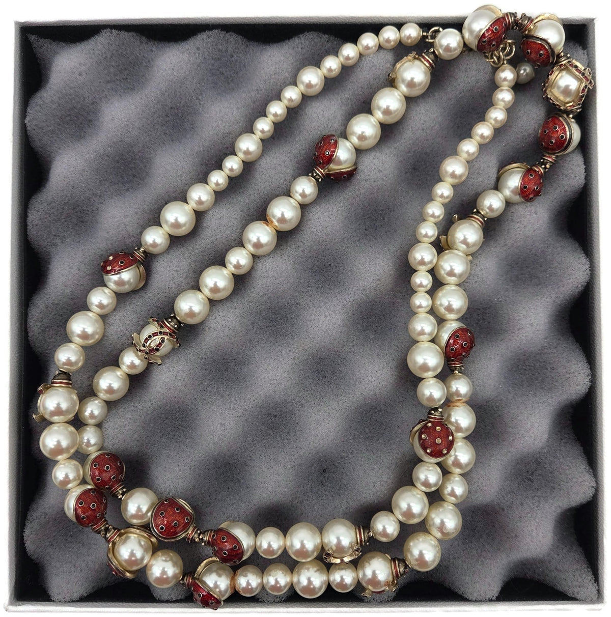 Chanel 18P Ladybug Faux Pearl Red Enamel Crystal Necklace Gold Tone Box Pouch3