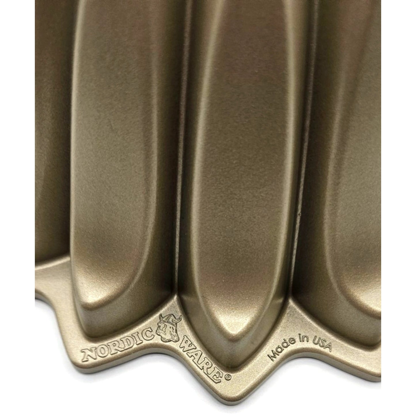 Lotus Bundt Cake Mold Pan Dessert 5 Cups Non Stick Williams Sonoma Nordic Ware