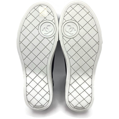 CHANEL Navy Fabric Sneakers Womens Size 40 White Sole Lace Up Low Top Box G34760