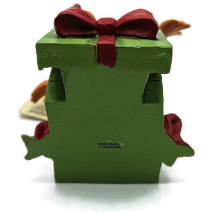 Jim Shore Dr. Seuss The Grinch Max the Dog in Present Enesco Christmas Ornament