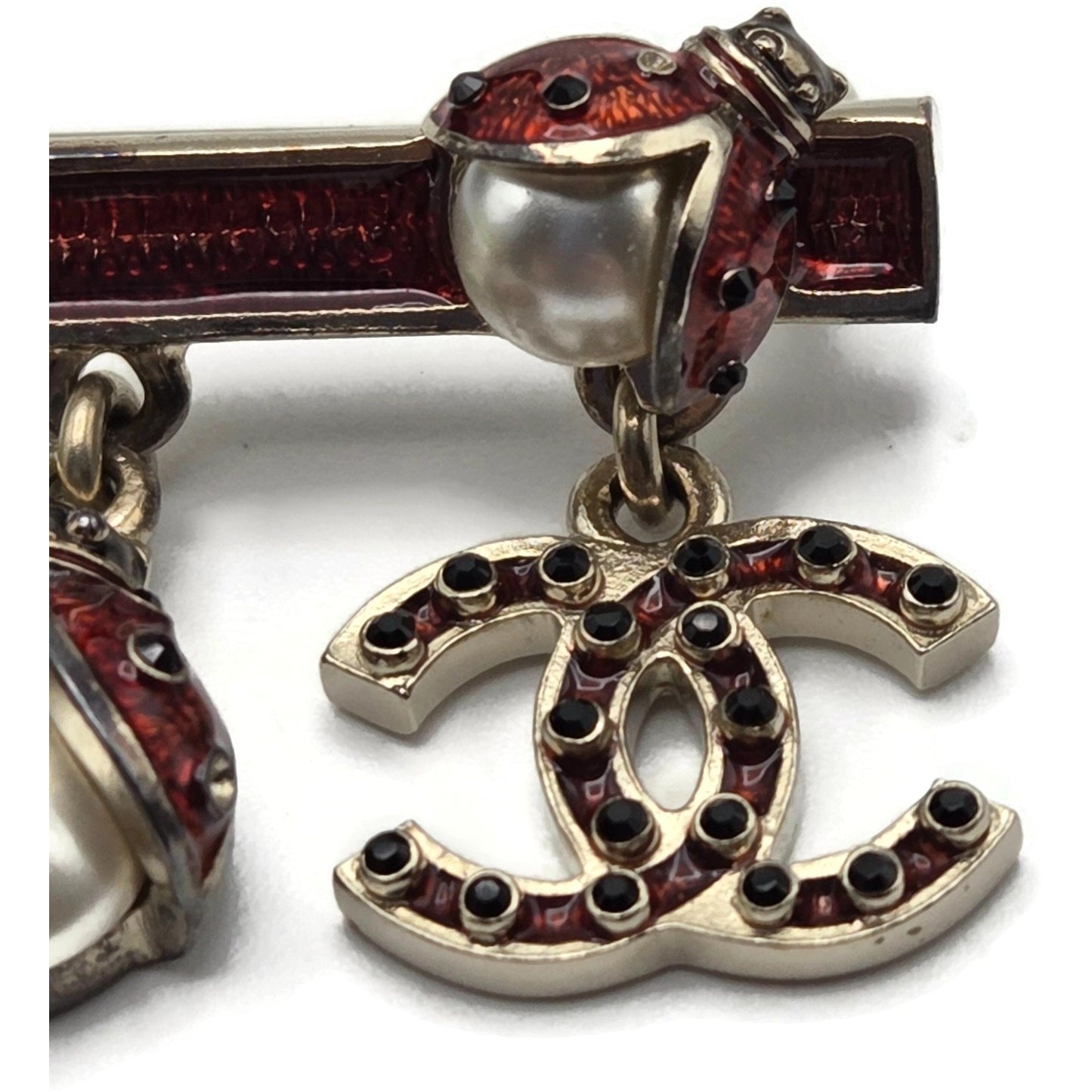 Chanel Gold Enamel Ladybug & Pearl Dangling Brooch A97981 Z5712 Spring 2018 VTG