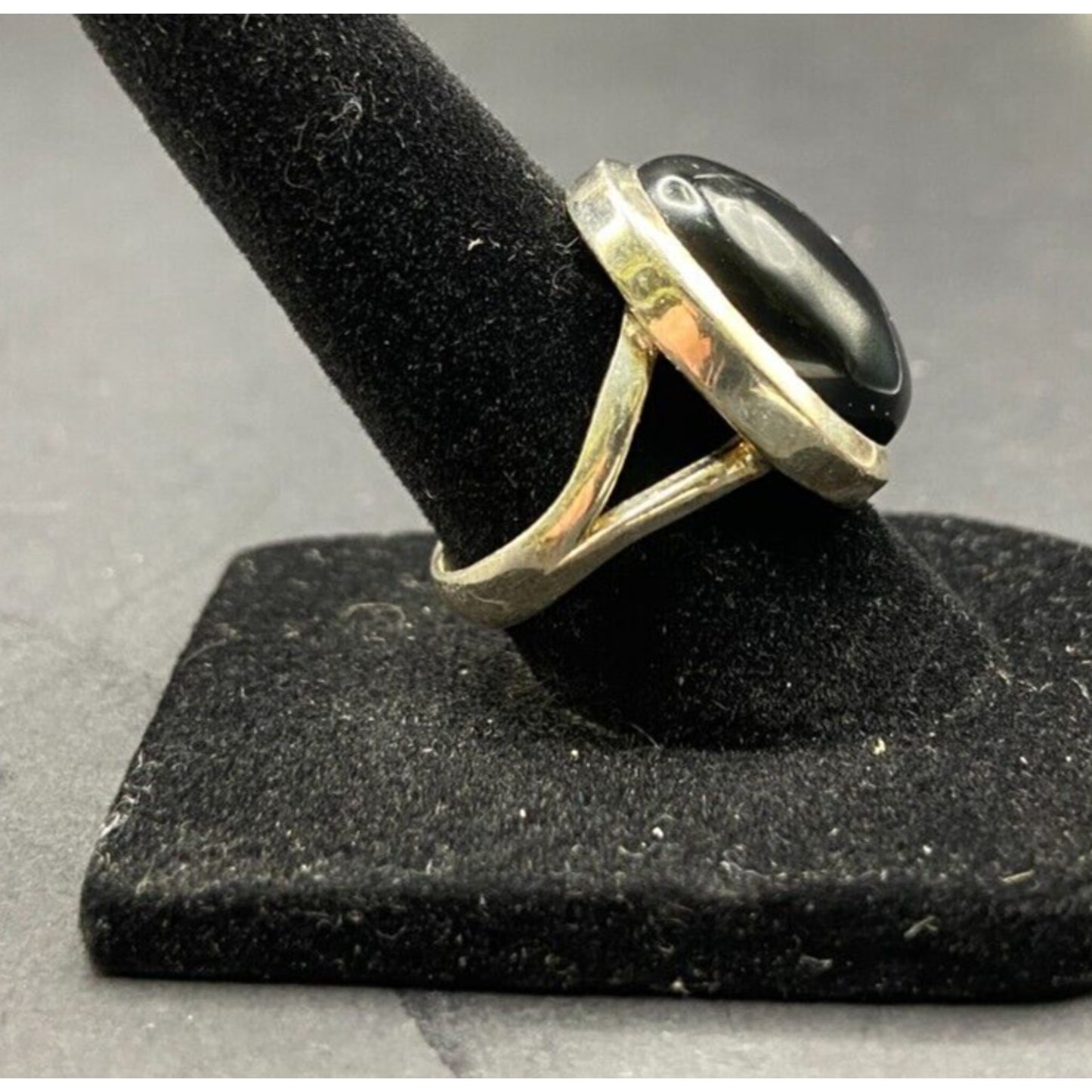 Black Onyx Cocktail Ring Oval Cabochon Gemstone Silver Tone Metal Size 7