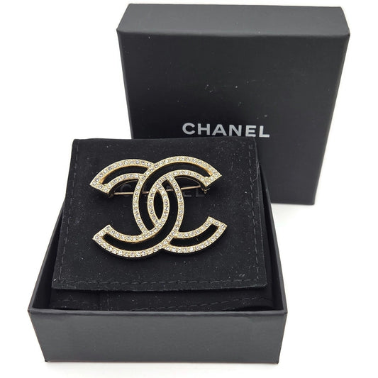 Chanel CC Logo Shaped Brooch Pin Rhinstone Crystal Details Jewelry Silver Tone