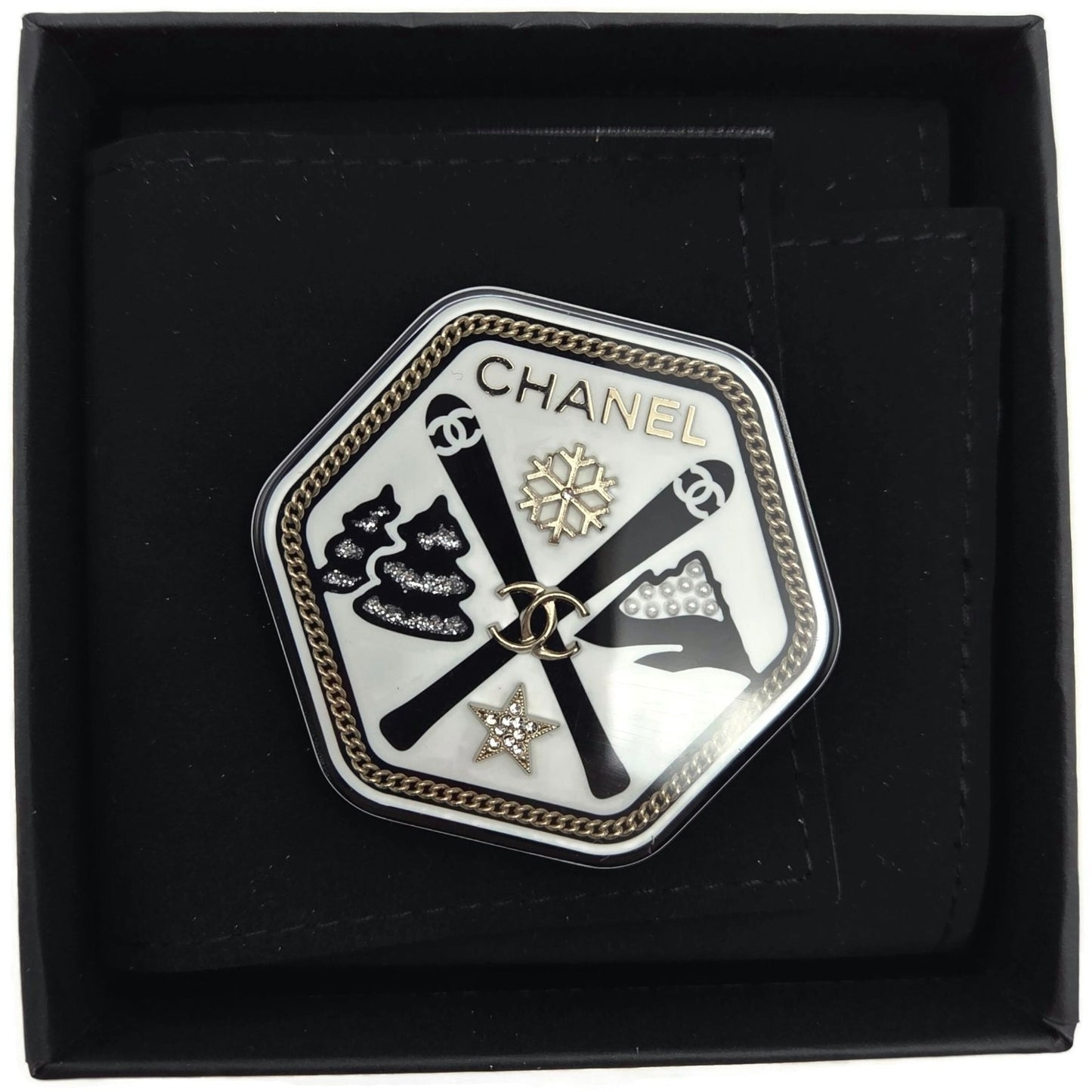 Chanel CC Logo Ski Brooch Black White Gold Snowflake Star Trees 2018 18B Rare