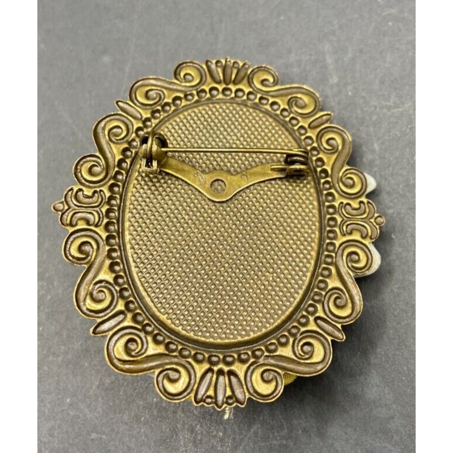 Vintage Porcelain Lady Cameo Brooch Rhinestones Gold Tone Metal Filigree