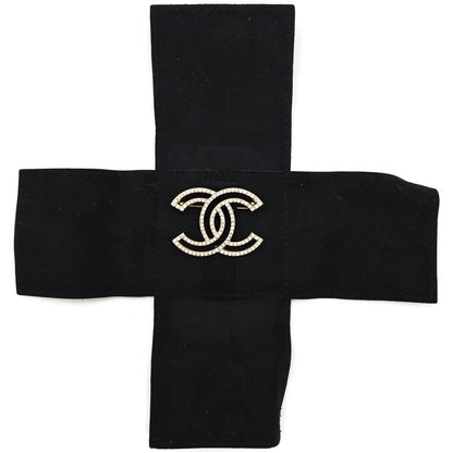 Chanel CC Logo Shaped Brooch Pin Rhinstone Crystal Details Jewelry Silver Tone