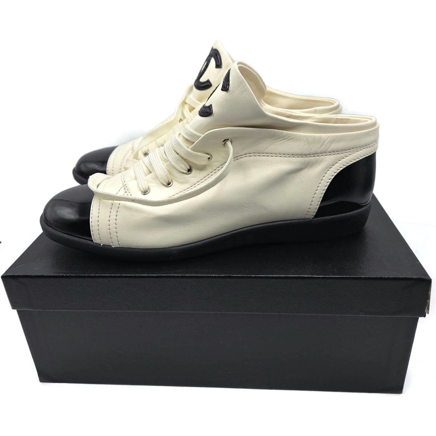 Chanel 14B Lace Up Sneakers White Black Cap Toe CC Logo Womens Size 41 New