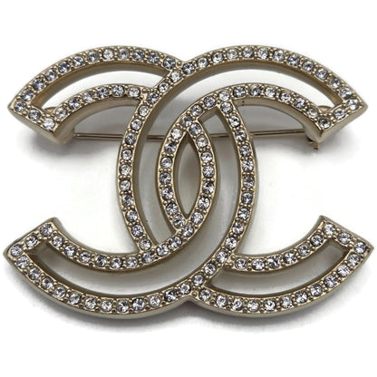 Chanel CC Logo Shaped Brooch Pin Rhinstone Crystal Details Jewelry Silver Tone